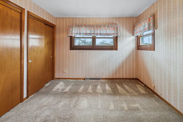 87 E Craig Drive, Chicago Heights, IL 60411