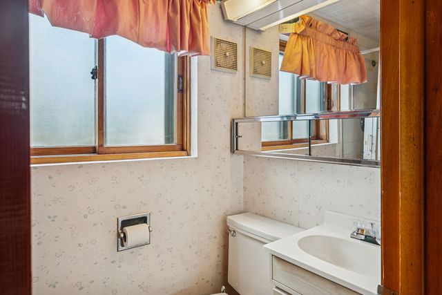 87 E Craig Drive, Chicago Heights, IL 60411