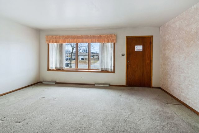 87 E Craig Drive, Chicago Heights, IL 60411