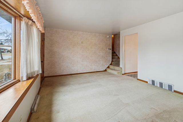 87 E Craig Drive, Chicago Heights, IL 60411