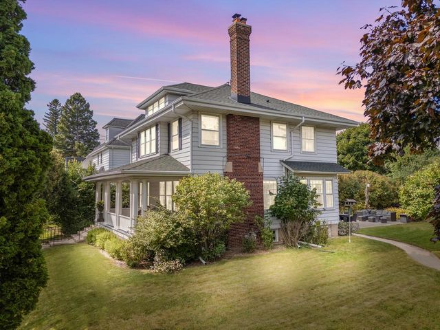 204 W Jackson STREET, Port Washington, WI 53074