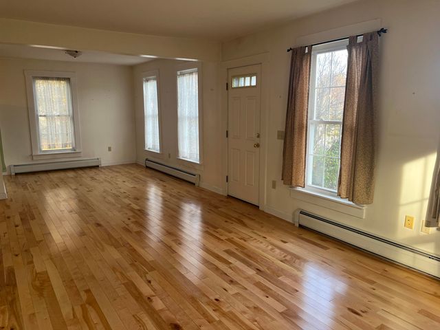 68 Passumpsic Avenue, Hartford, VT 05088