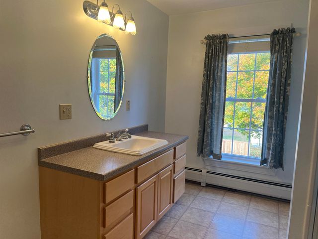 68 Passumpsic Avenue, Hartford, VT 05088