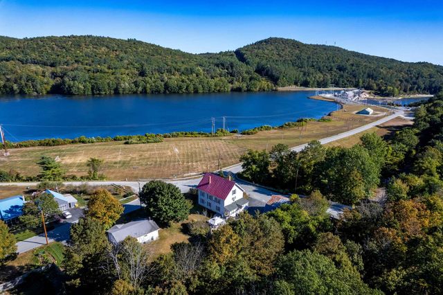 68 Passumpsic Avenue, Hartford, VT 05088