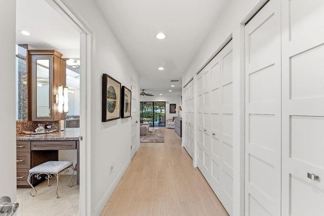 39 Estate Drive, Boynton Beach, FL 33436