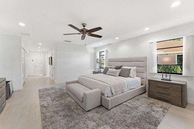 39 Estate Drive, Boynton Beach, FL 33436