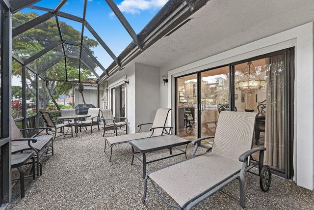 39 Estate Drive, Boynton Beach, FL 33436