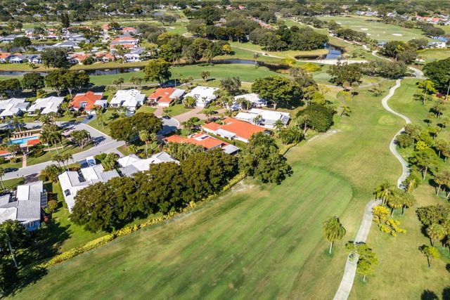 39 Estate Drive, Boynton Beach, FL 33436