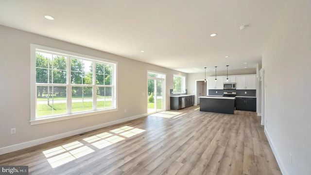 124 FORGE DR, Lebanon, PA 17042