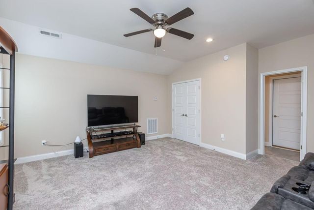 2708 Sandersville Road, Lexington, KY 40511