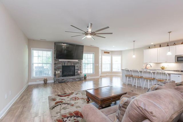 2708 Sandersville Road, Lexington, KY 40511