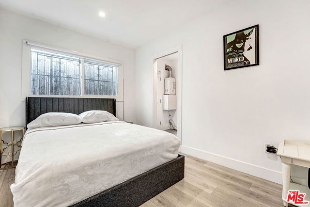 6145 Carlos Avenue, Los Angeles, CA 90028