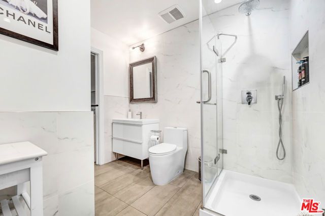 6145 Carlos Avenue, Los Angeles, CA 90028