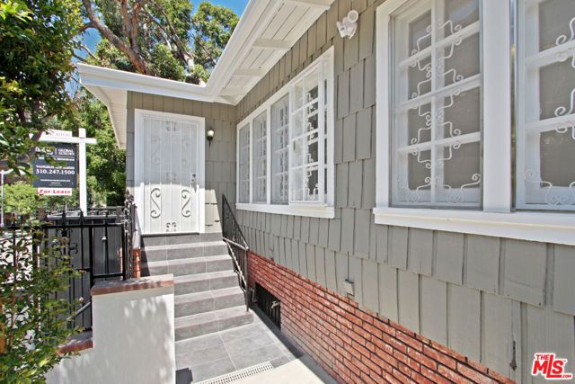 6145 Carlos Avenue, Los Angeles, CA 90028