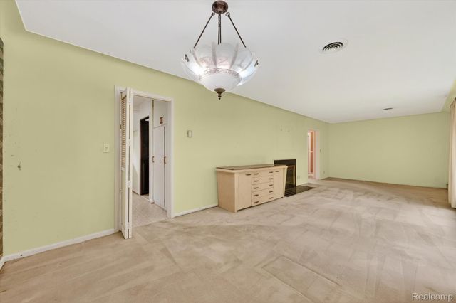 30621 Balewood Street, Southfield, MI 48076