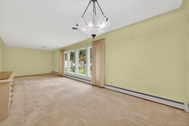 30621 Balewood Street, Southfield, MI 48076