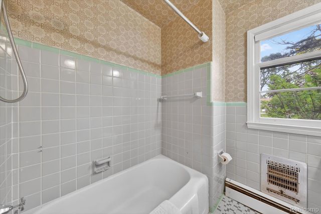 30621 Balewood Street, Southfield, MI 48076