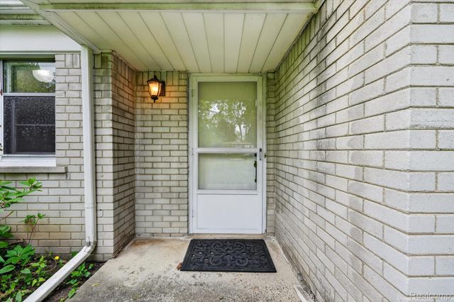 30621 Balewood Street, Southfield, MI 48076