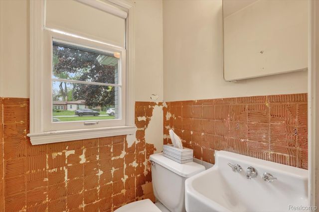 30621 Balewood Street, Southfield, MI 48076