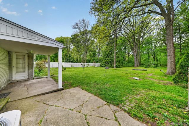 30621 Balewood Street, Southfield, MI 48076