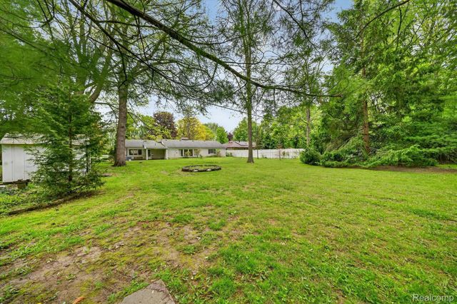 30621 Balewood Street, Southfield, MI 48076