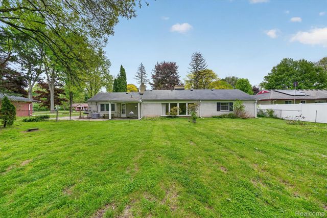 30621 Balewood Street, Southfield, MI 48076
