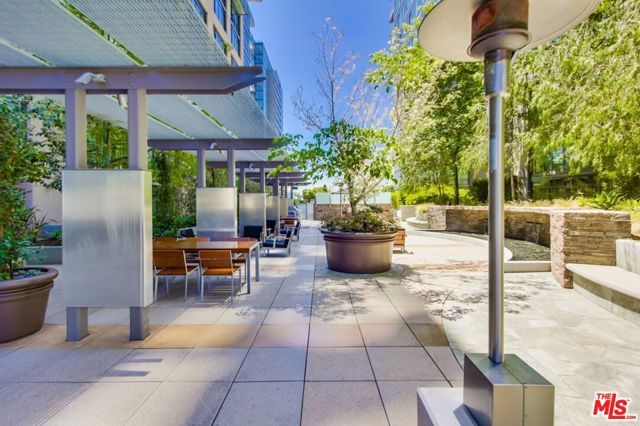1111 S Grand Avenue 819, Los Angeles, CA 90015