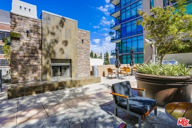 1111 S Grand Avenue 819, Los Angeles, CA 90015