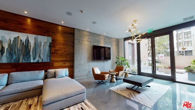 1111 S Grand Avenue 819, Los Angeles, CA 90015