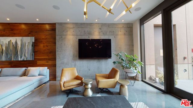 1111 S Grand Avenue 819, Los Angeles, CA 90015