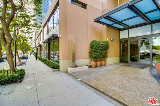 1111 S Grand Avenue 819, Los Angeles, CA 90015