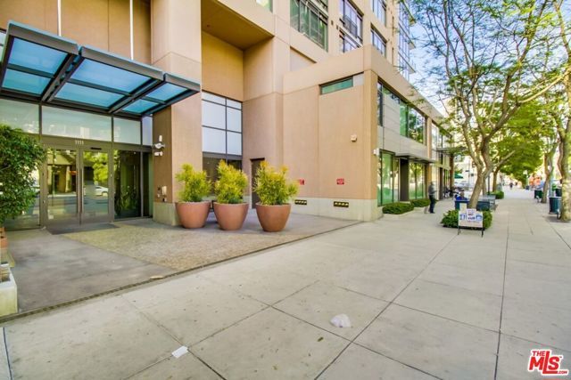 1111 S Grand Avenue 819, Los Angeles, CA 90015