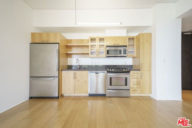 1111 S Grand Avenue 819, Los Angeles, CA 90015