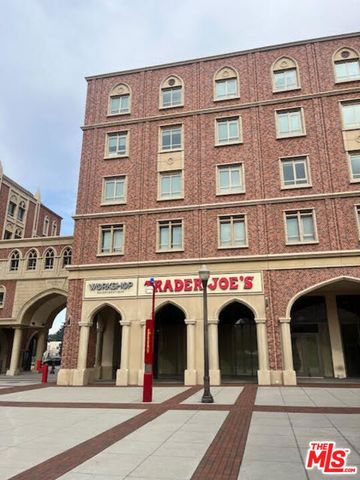 1111 S Grand Avenue 819, Los Angeles, CA 90015