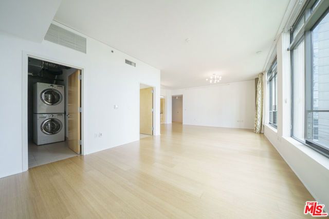 1111 S Grand Avenue 819, Los Angeles, CA 90015