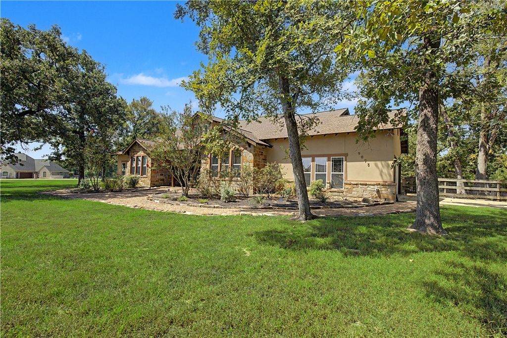 9095 King Oaks Drive, Iola, TX 77861 — photo 2