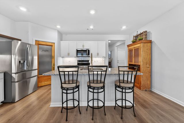 219 Addison Ave, Chapel Hill, TN 37034