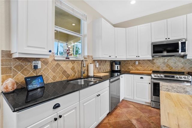 20615 SW 89th Ave, Cutler Bay, FL 33189