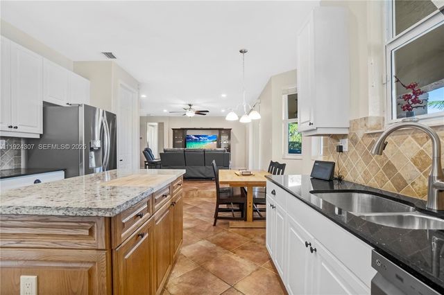 20615 SW 89th Ave, Cutler Bay, FL 33189