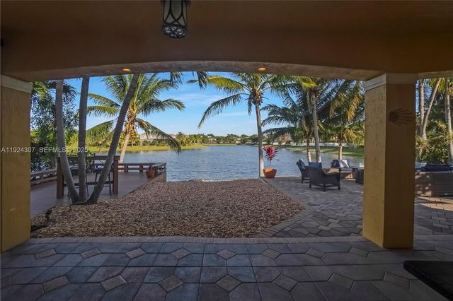 20615 SW 89th Ave, Cutler Bay, FL 33189