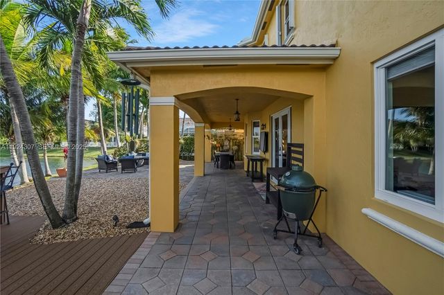 20615 SW 89th Ave, Cutler Bay, FL 33189