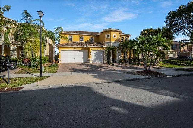 20615 SW 89th Ave, Cutler Bay, FL 33189