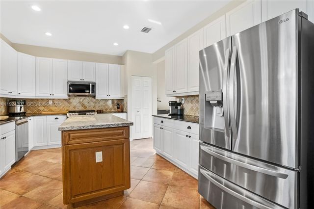 20615 SW 89th Ave, Cutler Bay, FL 33189