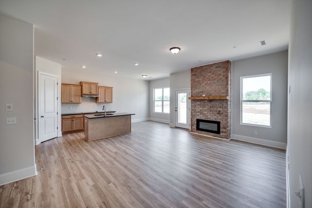 974 Hunters Ln, Springfield, TN 37172