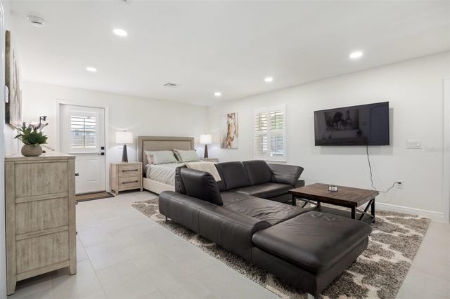 663 NW 80TH AVENUE, Ocala, FL 34482