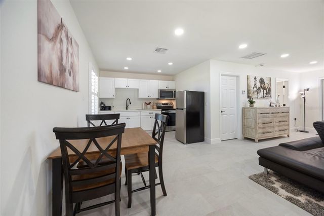 663 NW 80TH AVENUE, Ocala, FL 34482