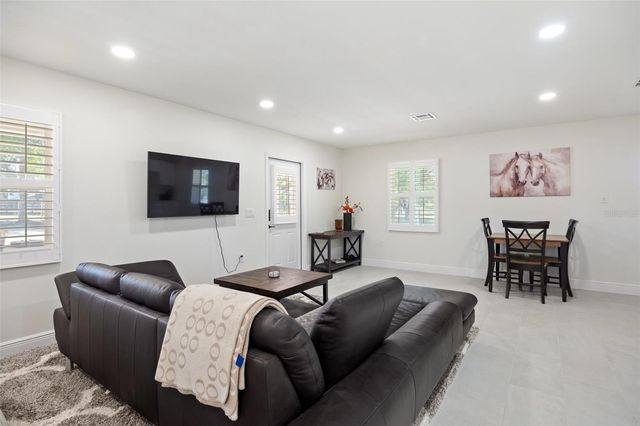 663 NW 80TH AVENUE, Ocala, FL 34482