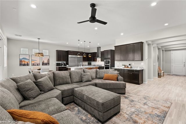 9095 Wing Shadow Circle, Las Vegas, NV 89129