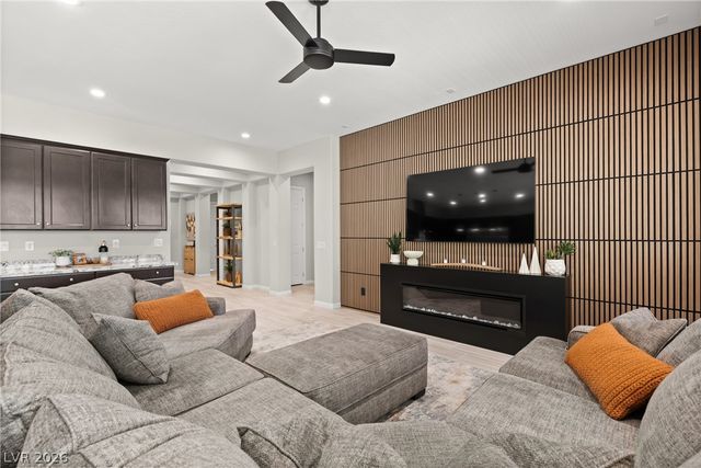 9095 Wing Shadow Circle, Las Vegas, NV 89129