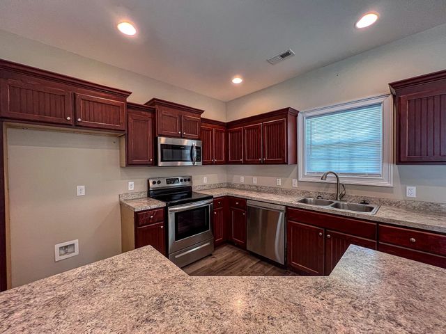 141 Baylee Circle, Galivants Ferry, SC 29544